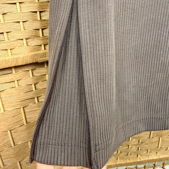 Lululemon Ribbed Softstreme Zip Leg High-Rise Crop Pant Size 14 Espresso - Picture 4 of 12